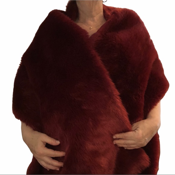 Burgundy Faux Fur Oversized Shawl/Wrap satin lined - Picture 6 of 10